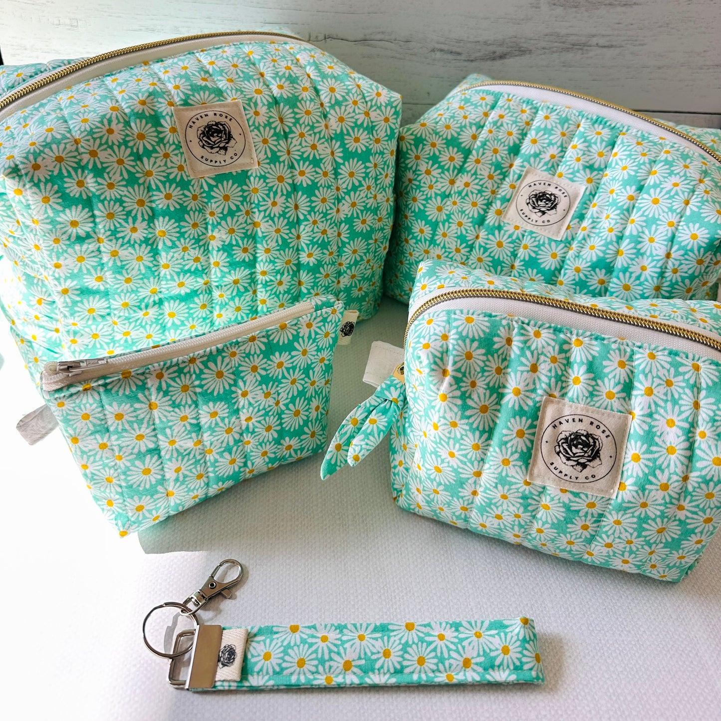 Elevated Essentials Quilted Bag - Aqua Daisy