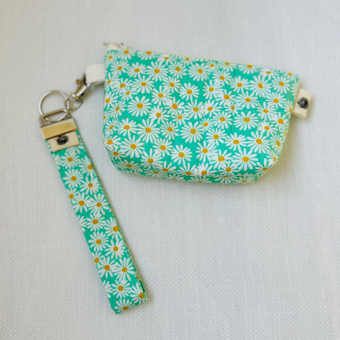Wristlet Keychain - Darling Daisy Collection