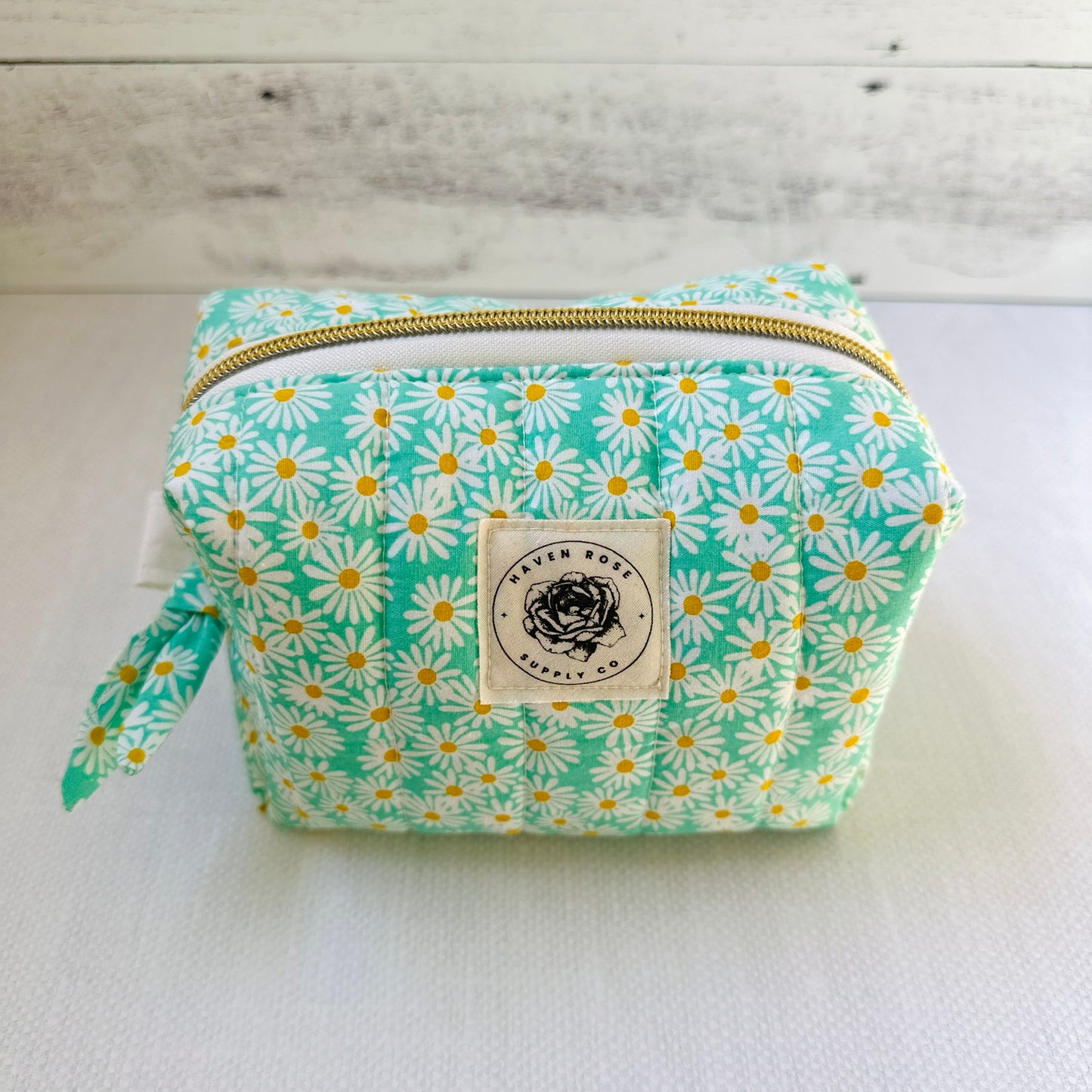 Elevated Essentials Quilted Bag - Aqua Daisy