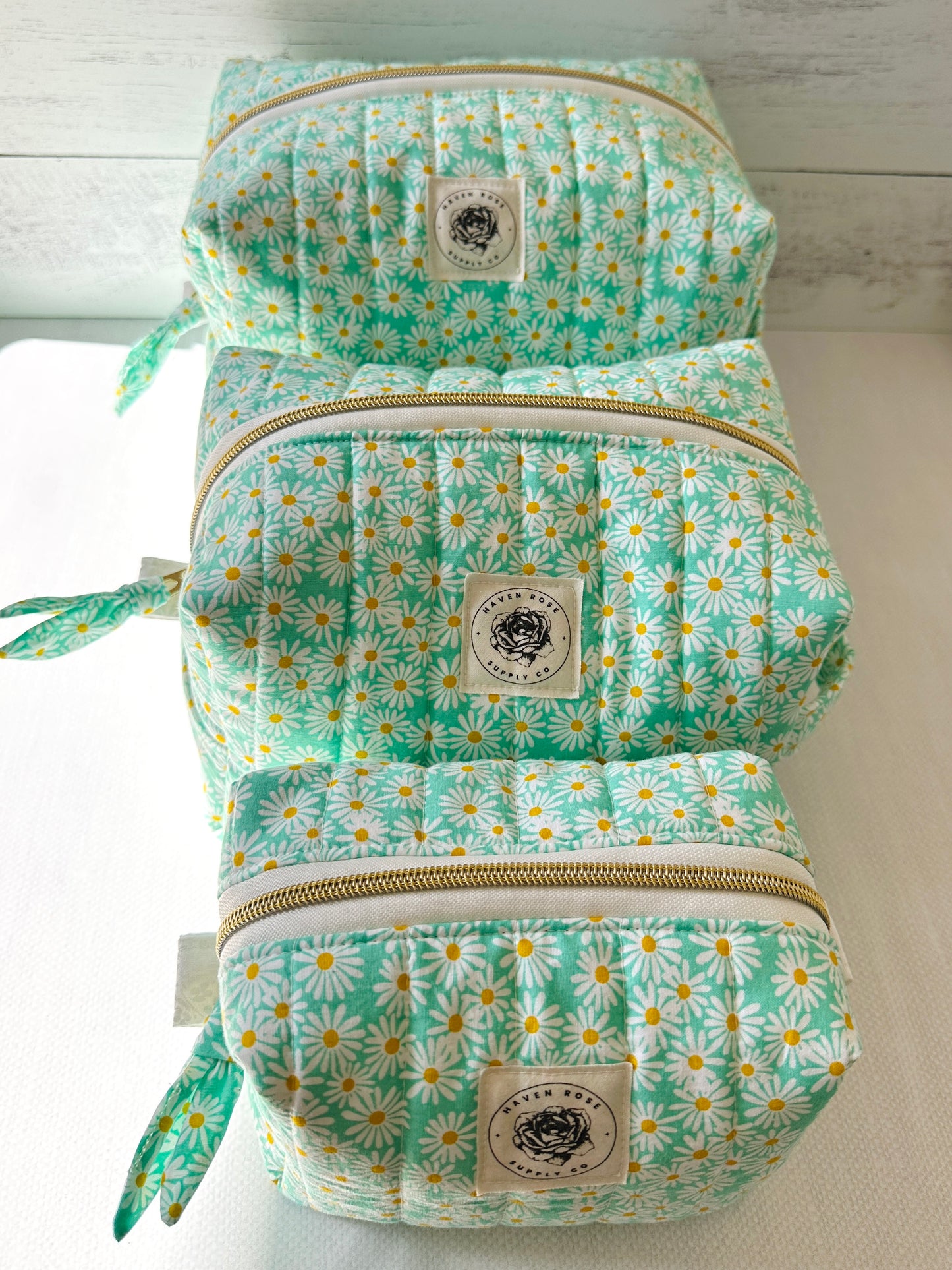 Elevated Essentials Quilted Bag - Aqua Daisy