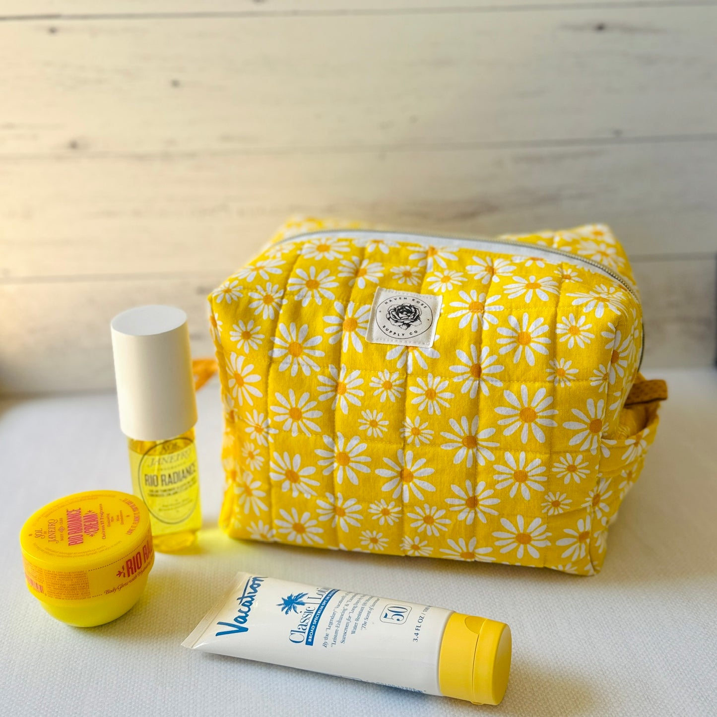 Elevated Essentials Quilted Bag - Classic Daisy