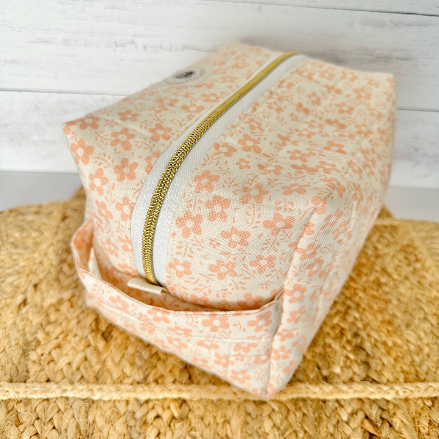 Ivory with Peach Daisy