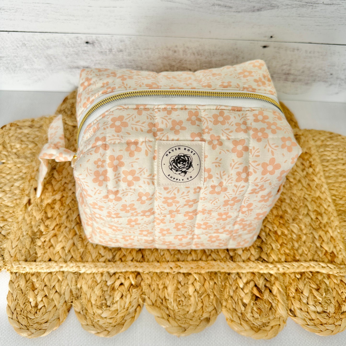 Ivory with Peach Daisy