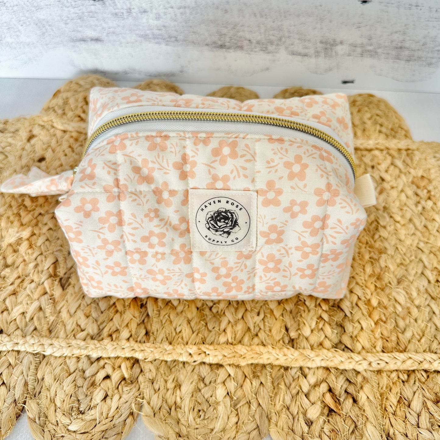 Ivory with Peach Daisy