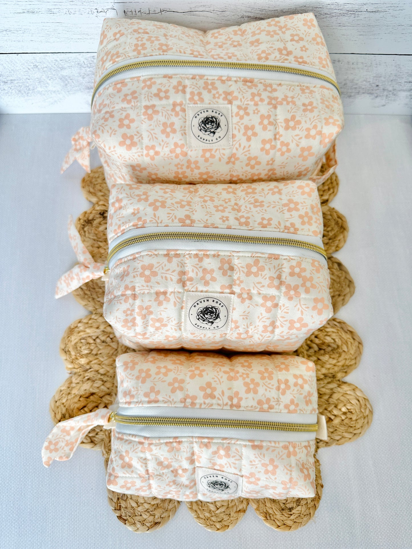 Ivory with Peach Daisy