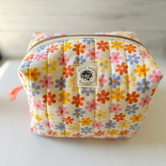Elevated Essentials Quilted Bag - Happy Daisy